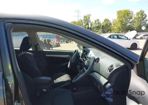 2009 Pontiac Vibe from USA, damaged, VIN 5Y2SP678X9Z461038